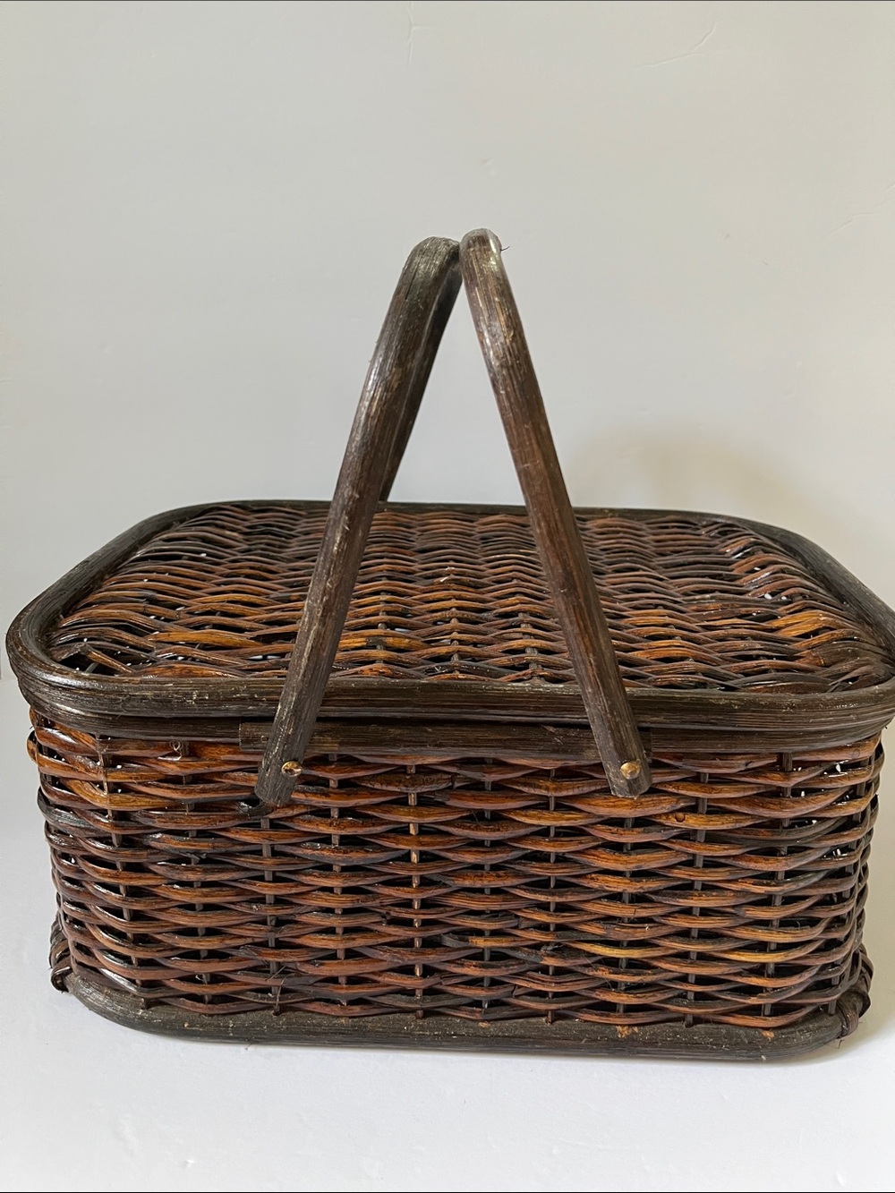 Vintage Woven Wicker Picnic Basket with Folding Bamboo Handles